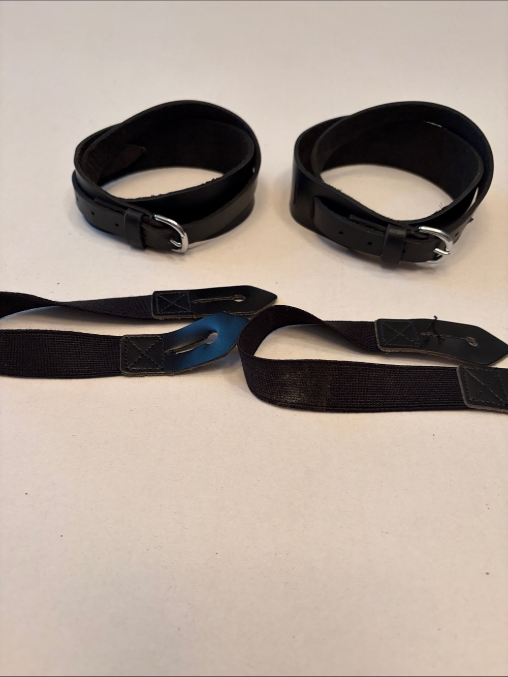 Children’s jodhpur garters black leather. Hunt seat equestrian